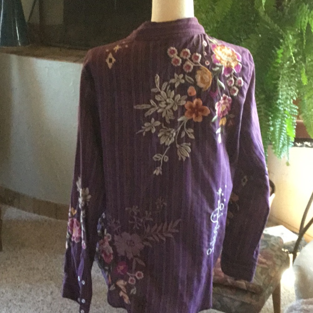 GUC Johnny Was Long Sleeved Top - Picture 5 of 7